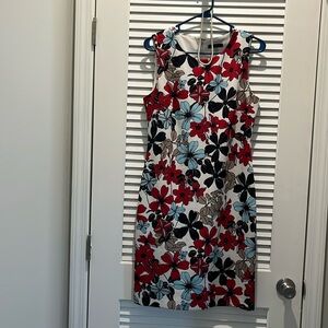 Beautiful Multi Colored Sleeveless Dress . Tommy Hilfiger size 10💄👄👗👠Free gift